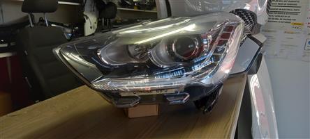 (DS-5) 2015 CITROËN DS 5 HEADLIGHT LEFTSIDE IN A BEAUTIFUL CONDITION