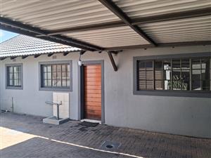 1 bedroom house to rent is available immediately in Mayerspark 314 Kent Street. 