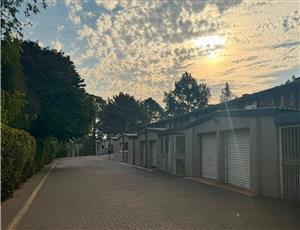 Modern 2-Bedroom Home in a Secure Complex!