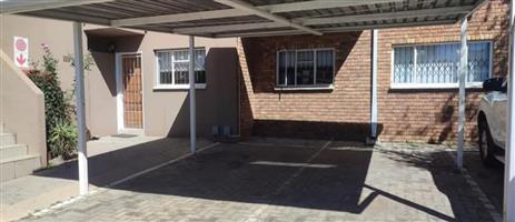 Prestigious 3 bedroom apartment located in the sought after Dalpark is a must see.