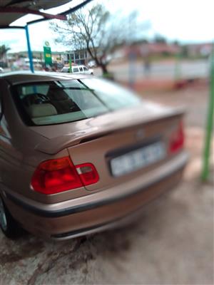 BMW 3 Series 318i