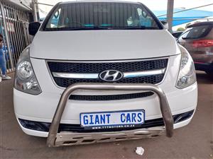 Hyundai H1 2.5 diesel 9 seaters