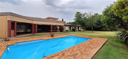 BEAUTIFUL 4-BEDROOM FAMILY HOME FOR SALE IN SW5,VANDERBIJLPARK!!