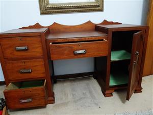 Vintage compact kneehole dressing table or desk.