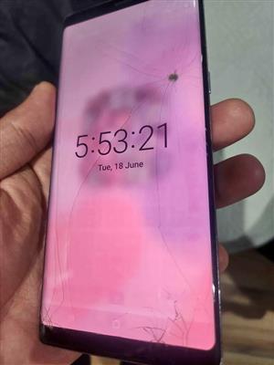 Samsung Galaxy Note 8 with cracked screen and NO S-Pen...EVERYTHING WORKS 8g ram 64gb rom