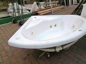 1580 x 2000 Jacuzzi Bath
