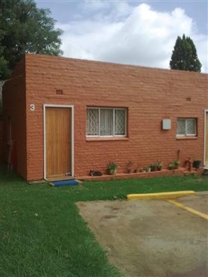 Blairgowrie, Randburg - Unit 3 Studio bachelor garden cottage to rent