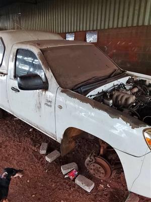 2011 Mazda BT-50 2.6i 4x4 stripping for spares