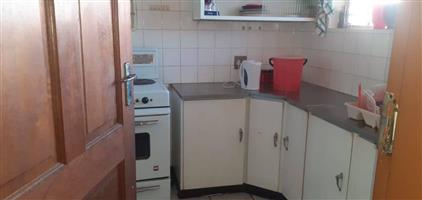 Flat to share with a lady in Polokwane CBD on Hans van Rensburg 