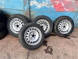 VW CADDY 15” standard rim and tyres