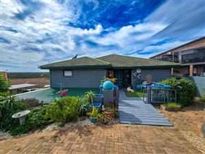 House For Sale in Still Bay West