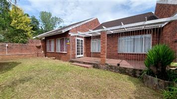 This neat mini sub simplex offers spacious rooms throughout