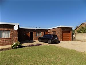 3 Bedroom home for sale in Tshing