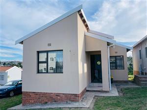 Modern 3-Bedroom Home in Secure Amalinda Estate