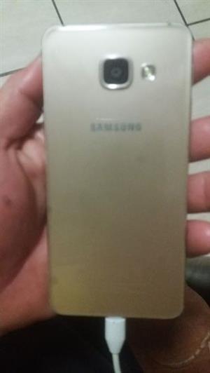 Samsung a3 gold colour 16gig