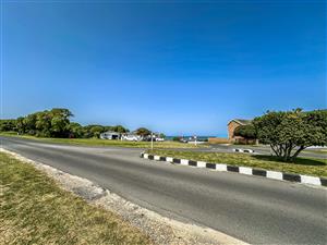 Large plot with northern exposure, sea views and services in prime position in Van Dyksbaai