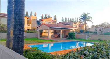 Stylish Secure Townhouse With Private Garden