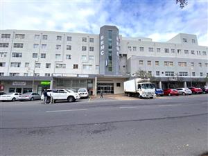 Apartment For Sale in Wynberg