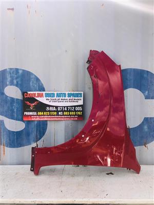 Nissan Navara left side fender taking wheel arch (2018)