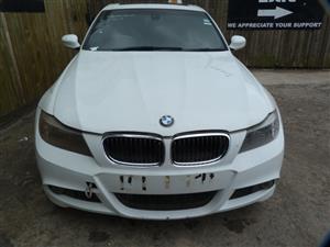 BMW 330i E90 AT Whit