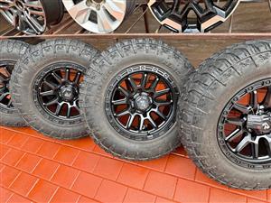 265/70R17 road renegade R/T+  tyres with brand new rim