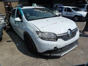 Renault Sandero 900T Petrol Manual H4B White - 2015 SPARESBOYZ STRIPPING