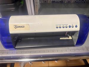 Vinyl Cutter / Craft Cutting Plotter (DC330) – Decals, Stickers, Small Business