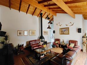 A Spacious & Stylish 5-Bedroom Family Retreat in Polokwane