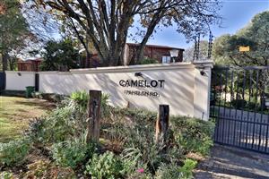 Lovely FURNISHED 3 bed 2 bath simplex townhouse in popular Camelot located in Strathavon (Sandown)