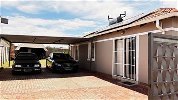 House For Sale in Alrode South