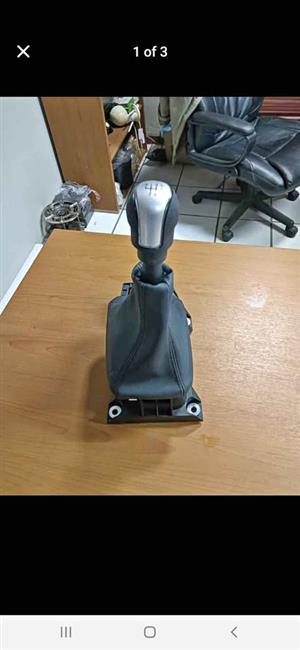 OPEL CHEV GEAR LEVER WITHOUT CABLES, SILVER HEAD. BRAND NEW. ON SALE, NOW.