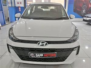 2025 Hyundai Grand i10 1.2 sedan 30000km  White  Manual  Petrol Service book