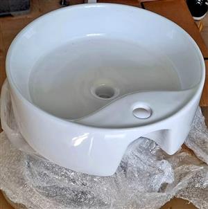 White round basin from Exclusive bathroom for sale. Never used . Diameter 460 mm and height 150.