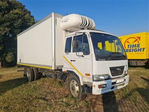 2012 Nissan UD70 Refrigerator truck
