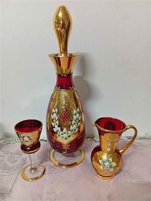 Lovely decanter set Drinks for one !!