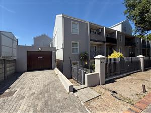 Prime Location! Ground-Floor Two-Bed Unit with Garage & Courtyard