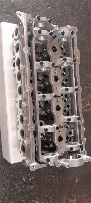 Hyundai H1 D4CB new bare cylinder head bosch injector type head for sale (zane Azaad)
