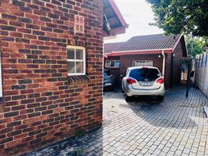 2 Bedroom Garden Cottage to rent in Fleurhof 