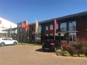 HEAD OFFICE PREMISES AVAILABLE: LARGE WAREHOUSE / FACTORY / DISTRIBUTION CENTRE TO LET IN HENNNOPS PARK,