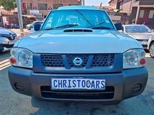 2016 model Nissan NP300 single cab HardBody Canopy manual Transmission diesel 