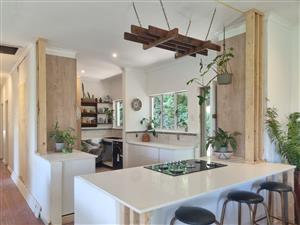 Newly Renovated Home with Sunroom, Pool & Breath taking Valley Views