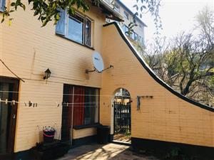 Spacious Duplex in Safe Complex Close to town