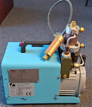 HIGH-PRESSURE AIR COMPRESSOR