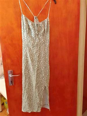 Dress strappy medium