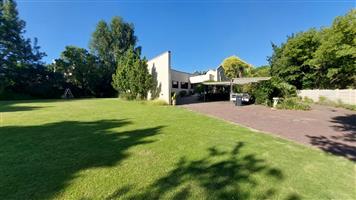 Beautiful property for sale in the prime area of Vanderbijlpark SW5 proper.