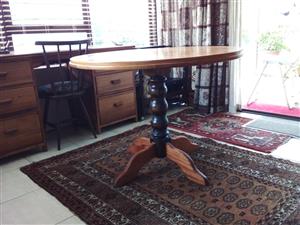 Used round Pine table in good condition 100cm in diametre