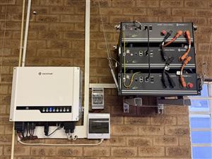 GoodWe 5kW Hybrid Inverter + 3x Pylontech Lithium Batteries