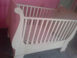 Child cot bed 