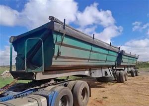 2010 SA Truck body  200k Hook and go Trailer