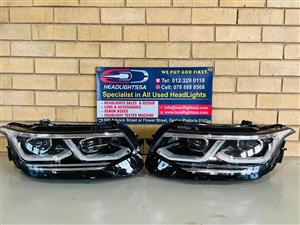 VW Tiguan (IQ light) left and right side xenon headlights (6 pin) 